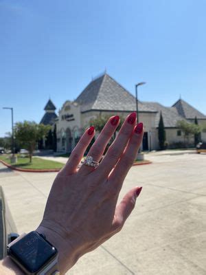 robinson jewelry bee cave tx.